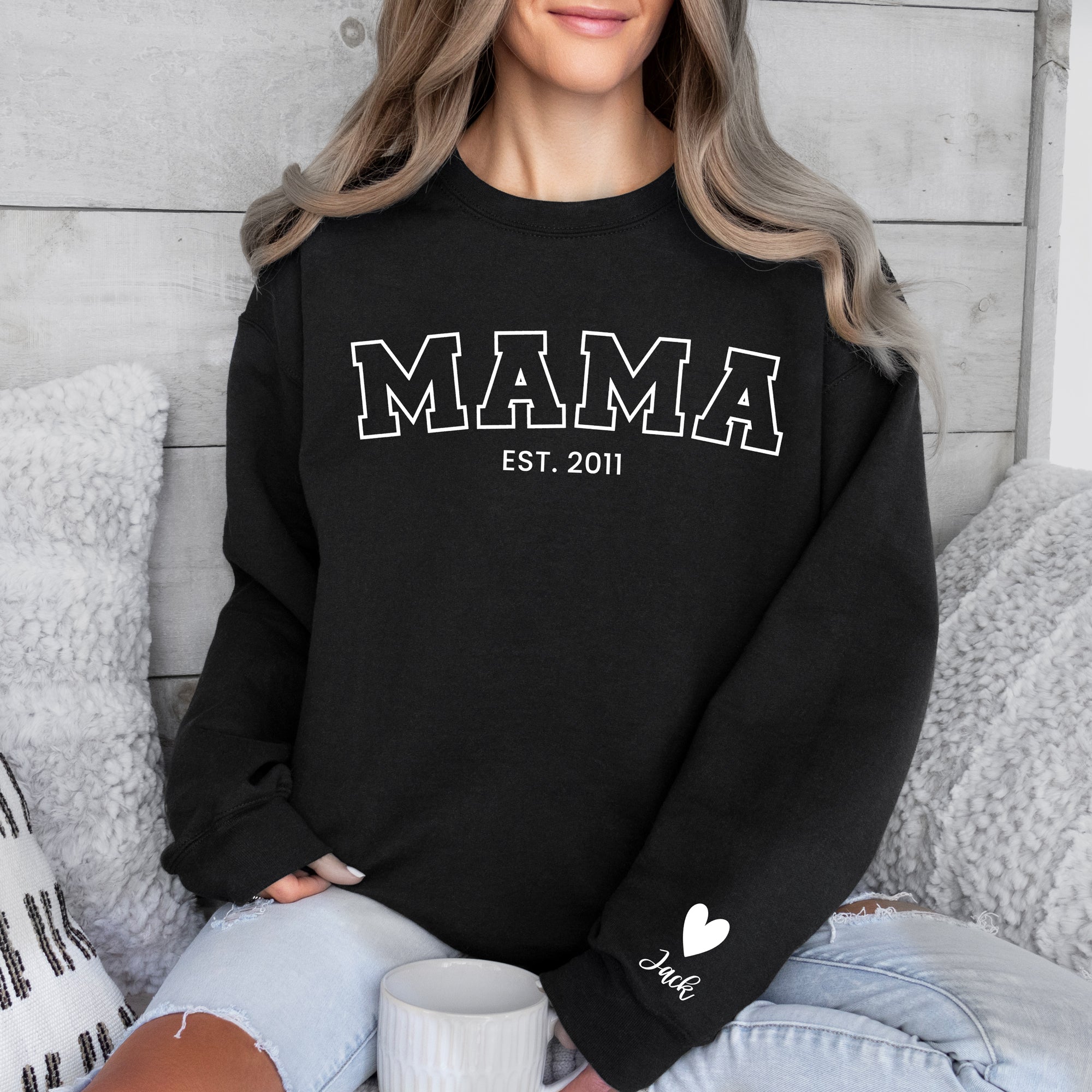 Mama Outline 2025 - Personalized Crewneck