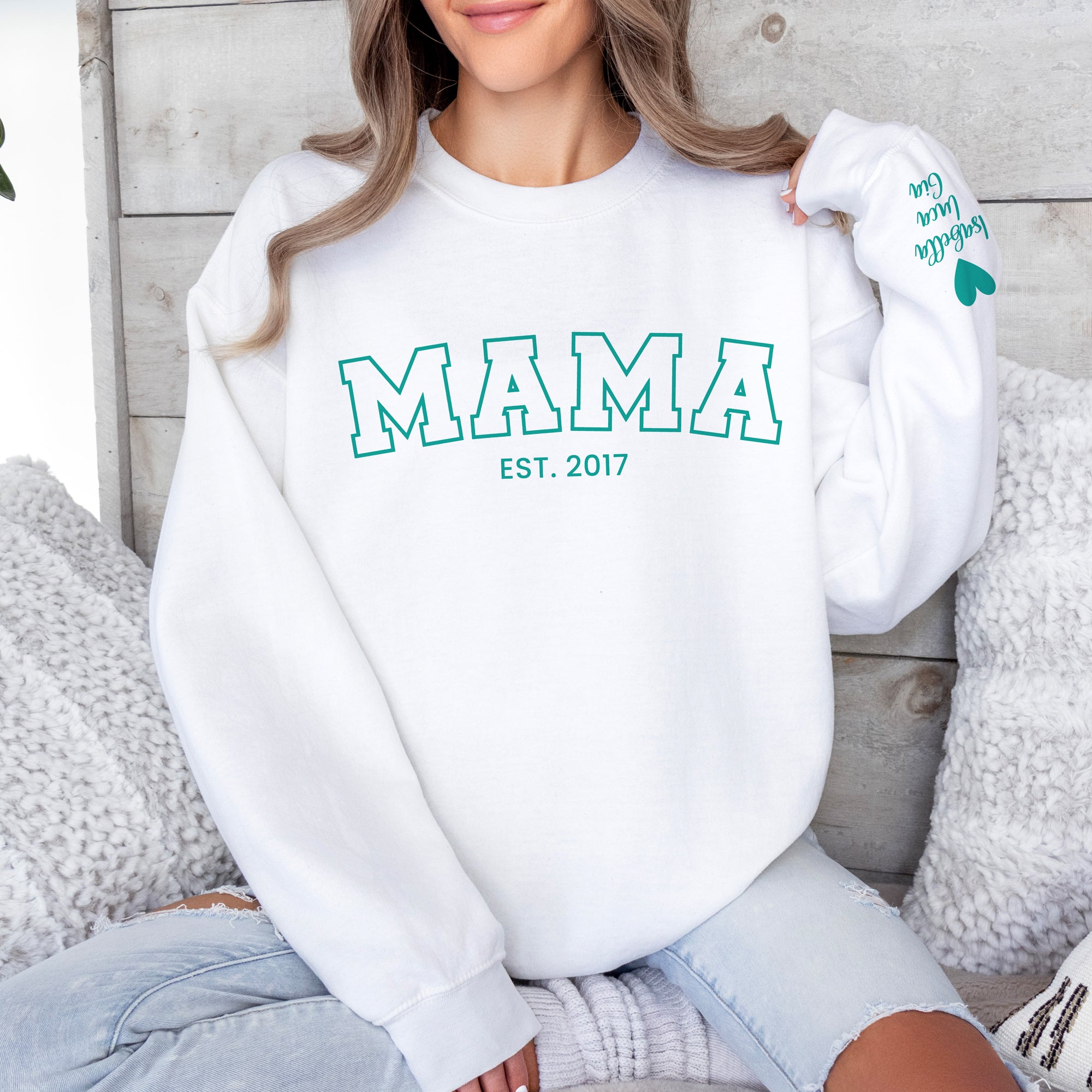 Mama Outline 2025 - Personalized Crewneck